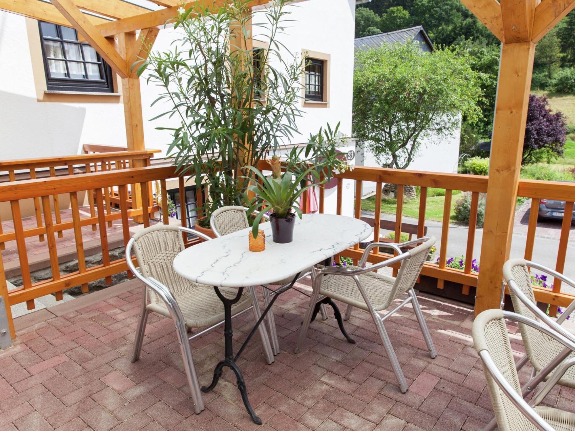 A Modern Apartment In The Hunsr Ck Region S Romantic Drohn Valley Merschbach Exterior photo