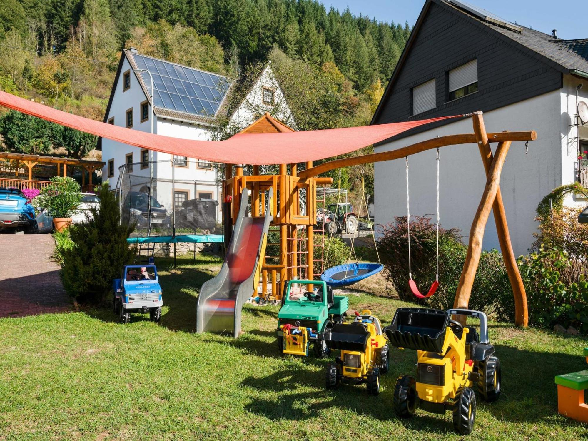 A Modern Apartment In The Hunsr Ck Region S Romantic Drohn Valley Merschbach Exterior photo