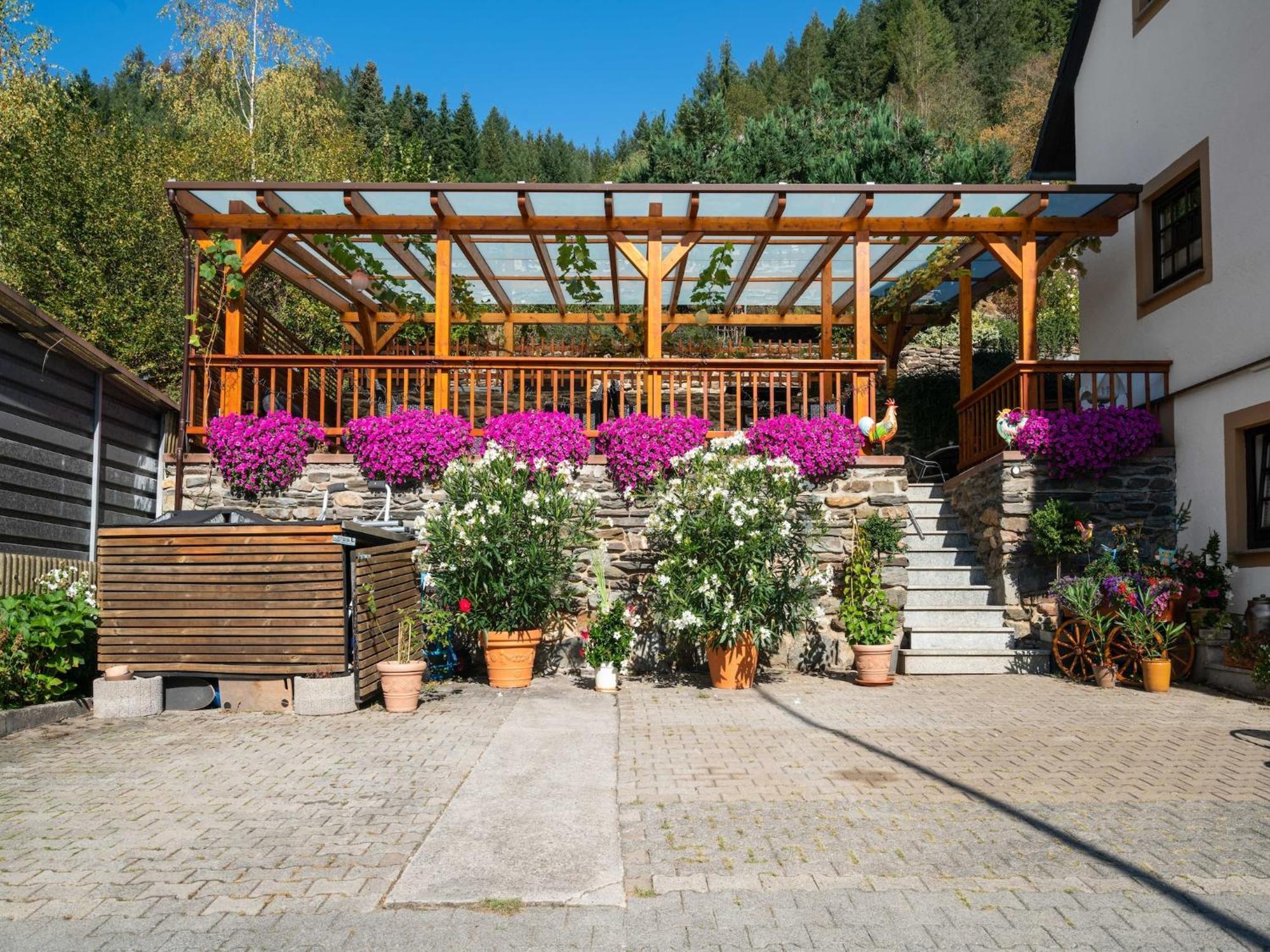 A Modern Apartment In The Hunsr Ck Region S Romantic Drohn Valley Merschbach Exterior photo